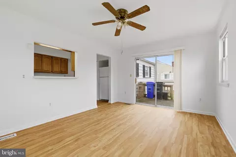 Living - 1004 Marton St, Laurel, MD 20707 photo 4 of 5