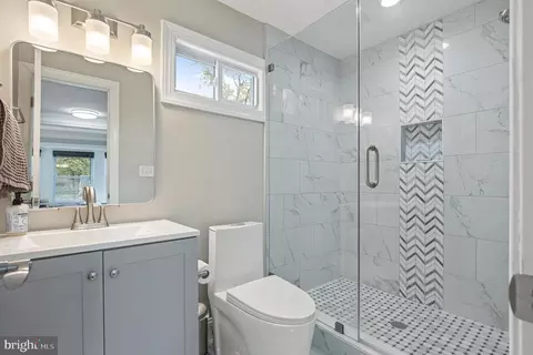 Bath - 9217 Fowler Ln, Lanham, MD 20706 photo 1 of 10
