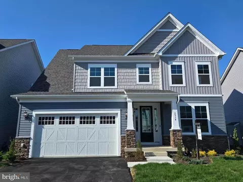 2934 Blue Skies Ln, Marlboro, MD 20774