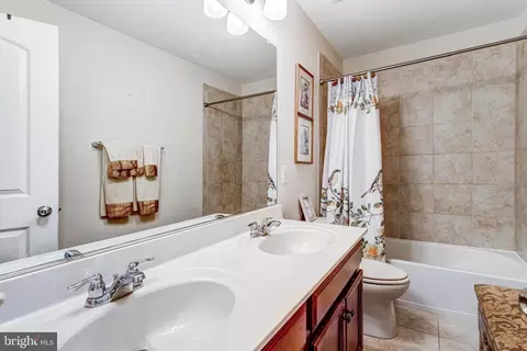 Bath - 2706 Sir Michael Pl, Lanham, MD 20706 photo 2 of 3