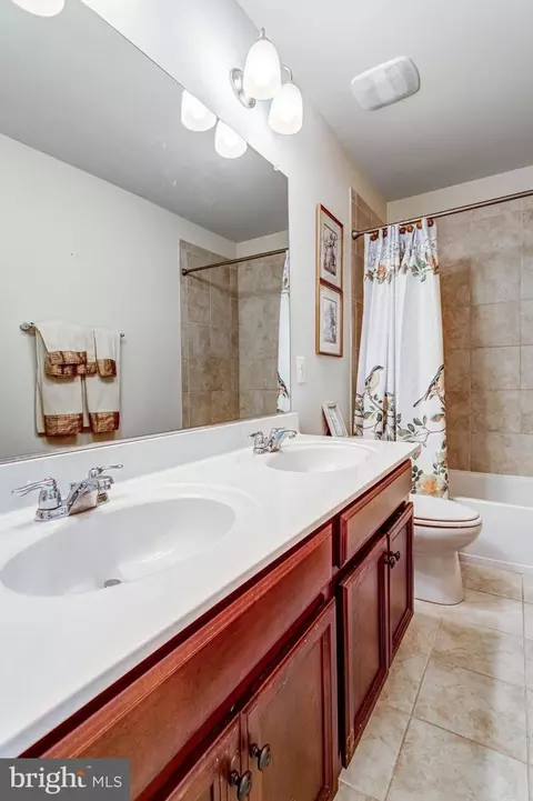 Bath - 2706 Sir Michael Pl, Lanham, MD 20706 photo 3 of 3