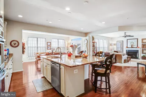 Kitchen - 2706 Sir Michael Pl, Lanham, MD 20706 photo 4 of 6