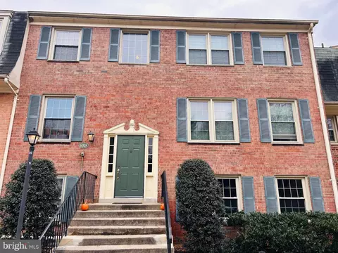 6018 Westchester Park Dr #6018 T-1, College Park, MD 20740