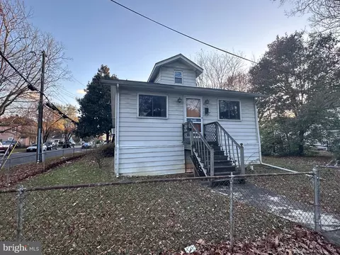 4719 Rittenhouse St, Riverdale, MD 20737