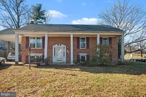8401 Thornberry Dr, Marlboro, MD 20772