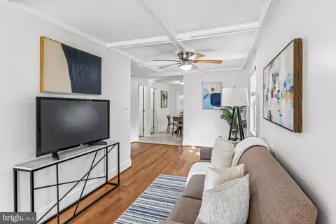 Entry Way - 504 9th St, Laurel, MD 20707 photo 5 of 7