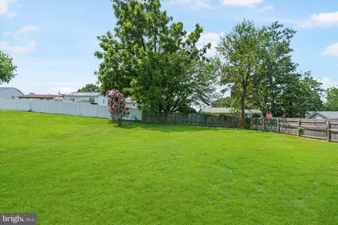Exterior - 4810 Whitfield Chapel Rd, Lanham, MD 20706 photo 7 of 9