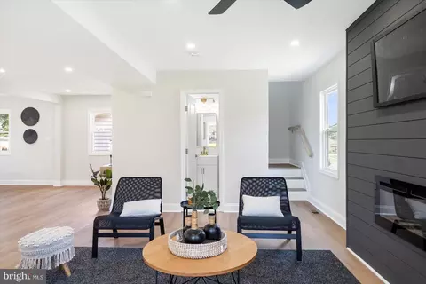 Entry Way - 4810 Whitfield Chapel Rd, Lanham, MD 20706 photo 1 of 8
