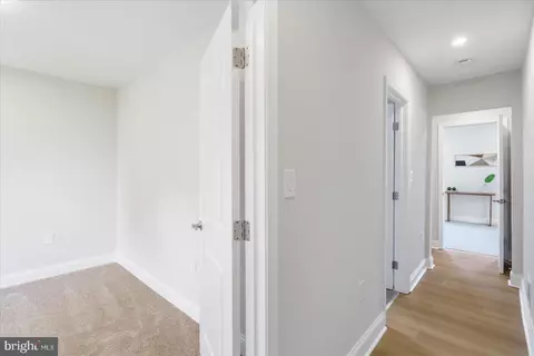 Entry Way - 4810 Whitfield Chapel Rd, Lanham, MD 20706 photo 5 of 8
