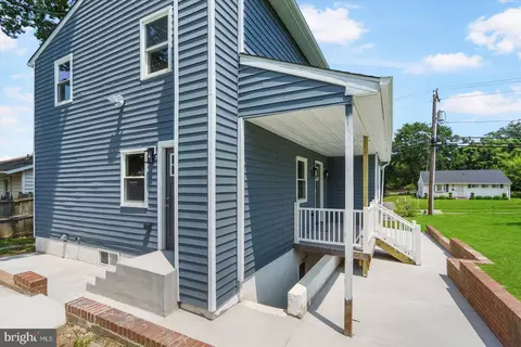 Exterior - 4810 Whitfield Chapel Rd, Lanham, MD 20706 photo 6 of 9