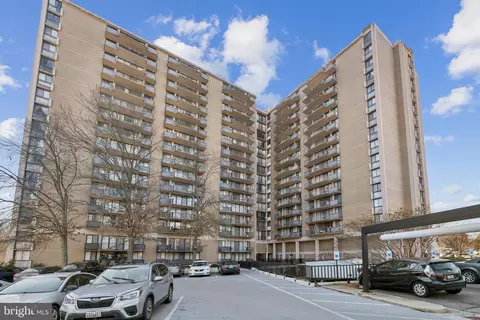 6100 Westchester Park Dr #520, College Park, MD 20740