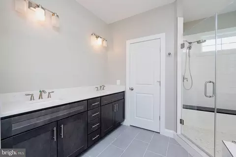 Bath - 5805 Beecher St, Cheverly, MD 20785 photo 2 of 4