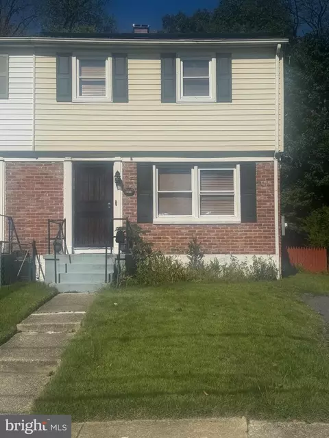 5812 Shoshone Dr, Oxon Hill, MD 20745