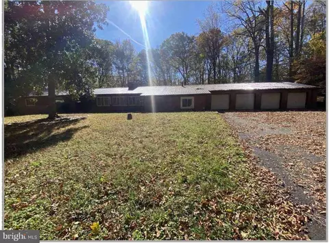 17211 Queen Anne Bridge Rd, Bowie, MD 20716
