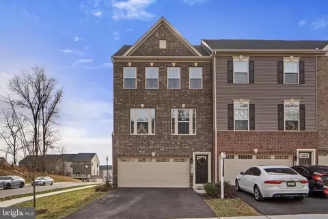 8811 Sybil Ln, Marlboro, MD 20772