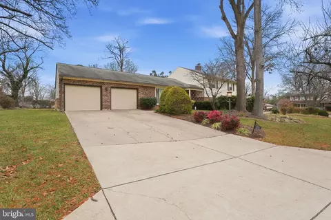 12204 Chesterton Dr, Marlboro, MD 20774