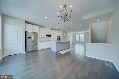 2714 Pinebrook Rd, Landover, MD 20785 photo 3
