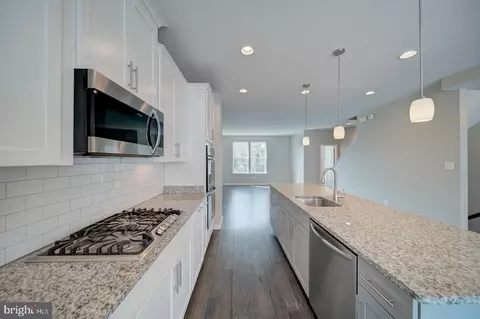 2714 Pinebrook Rd, Landover, MD 20785 photo 6