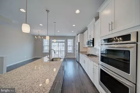 2714 Pinebrook Rd, Landover, MD 20785