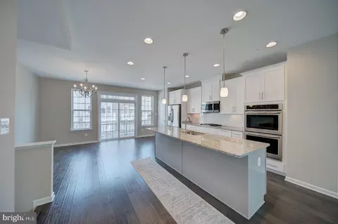 2714 Pinebrook Rd, Landover, MD 20785 photo 2