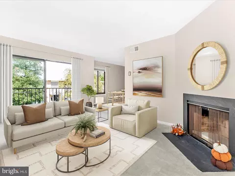 6988 Hanover Pkwy #301, Greenbelt, MD 20770