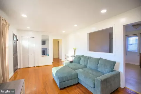 Living - 9200 Pine View Ln, Clinton, MD 20735 photo 1 of 5