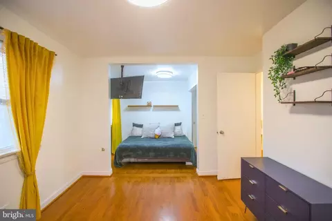Bedroom - 9200 Pine View Ln, Clinton, MD 20735 photo 5 of 6
