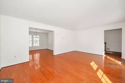 Living - 1404 Partridge Ln, Bowie, MD 20721 photo 5 of 12