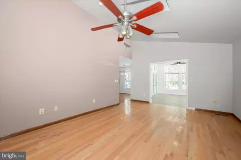 Living - 1404 Partridge Ln, Bowie, MD 20721 photo 10 of 12