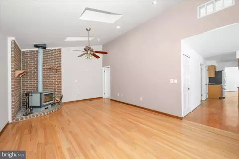 Living - 1404 Partridge Ln, Bowie, MD 20721 photo 9 of 12
