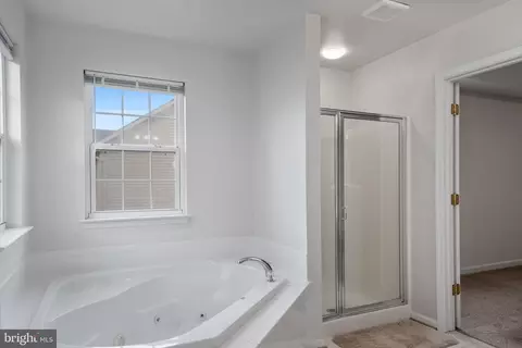 Bath - 6005 Plata St, Clinton, MD 20735 photo 2 of 5