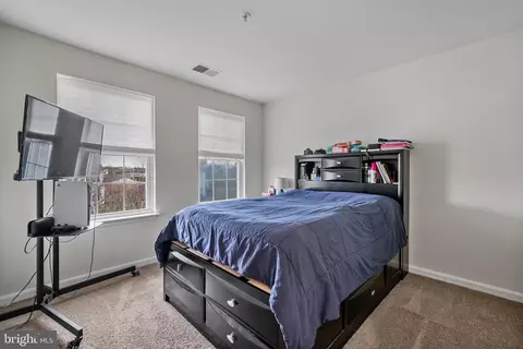 Bedroom - 6005 Plata St, Clinton, MD 20735 photo 5 of 6