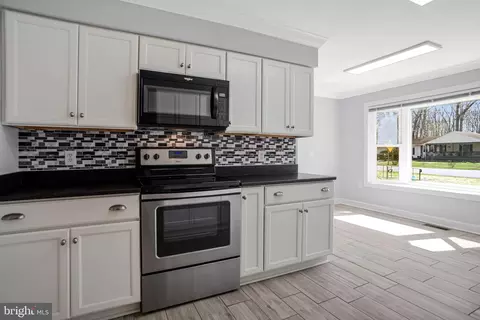 Kitchen - 223 Manning Rd E, Accokeek, MD 20607 photo 5 of 5