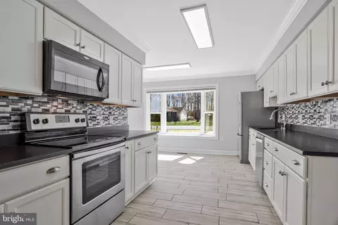 Kitchen - 223 Manning Rd E, Accokeek, MD 20607 photo 2 of 5
