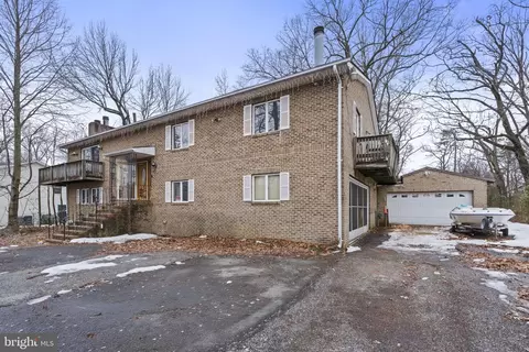 7811 Heflin Dr, Clinton, MD 20735