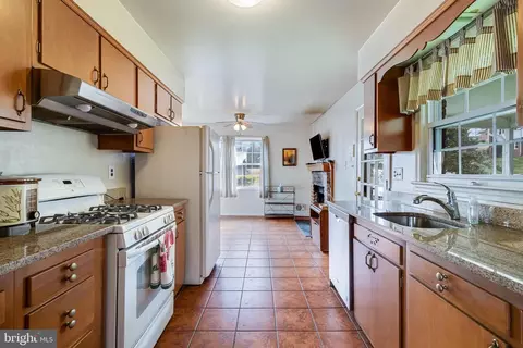 Kitchen - 7118 Lory Ln, Lanham, MD 20706 photo 3 of 4