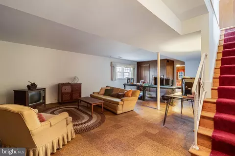 Living - 7118 Lory Ln, Lanham, MD 20706 photo 7 of 8