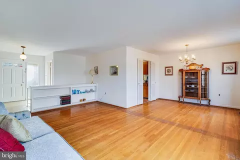 Living - 7118 Lory Ln, Lanham, MD 20706 photo 1 of 8