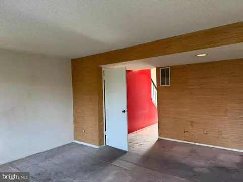 Living - 7047 Palamar Turn Turn, Lanham, MD 20706 photo 2 of 4