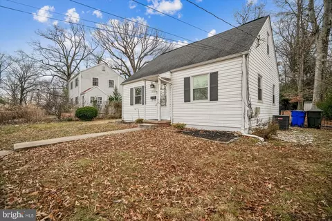 9704 48th Pl, College Park, MD 20740