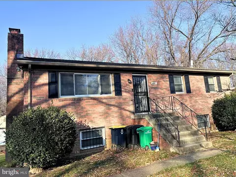 6710 Mckeldin Dr, Suitland, MD 20746