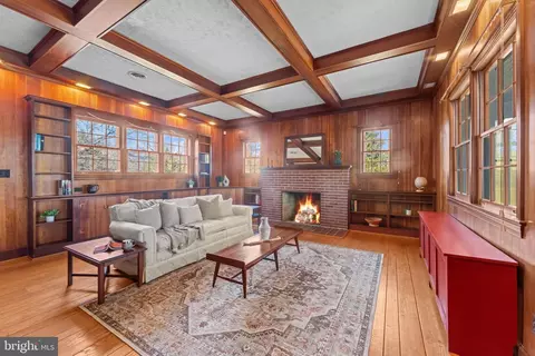9905 Croom Rd, Marlboro, MD 20772
