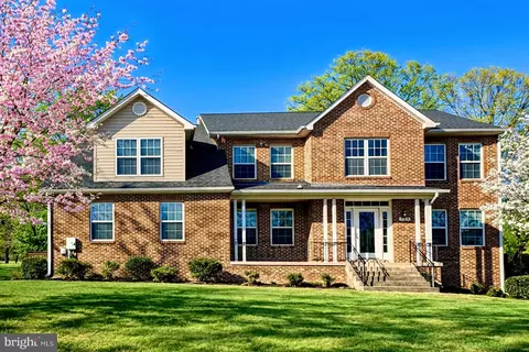 725 Gleneagles Dr, Fort Washington, MD 20744
