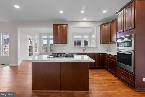 Kitchen - 7604 Finglas Ct, Laurel, MD 20707 photo 4 of 5