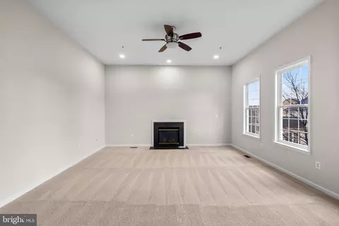 Living - 7604 Finglas Ct, Laurel, MD 20707 photo 5 of 8