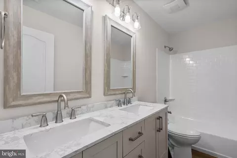 Bath - 7604 Finglas Ct, Laurel, MD 20707 photo 2 of 2