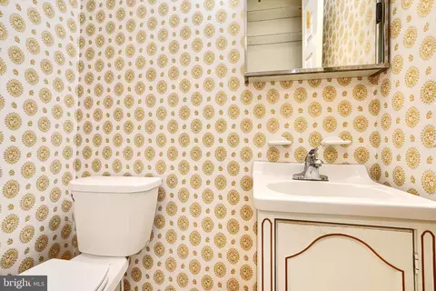 Bath - 3604 Earlston Ct, Bowie, MD 20721 photo 2 of 9