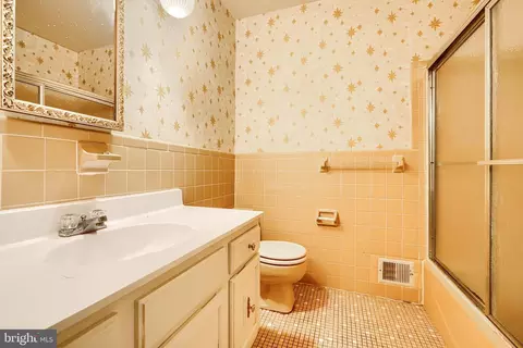 Bath - 3604 Earlston Ct, Bowie, MD 20721 photo 7 of 9