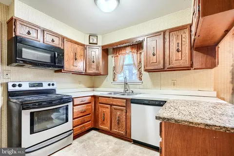 Kitchen - 3604 Earlston Ct, Bowie, MD 20721 photo 2 of 4