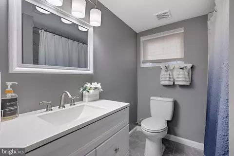 2410 Ritchie Rd, District Heights, MD 20747 photo 27
